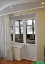 Балконная дверь в зале фото в квартире