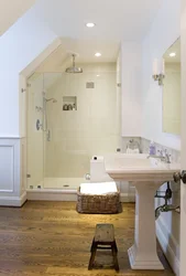 Дизайн ванной под лестницей фото