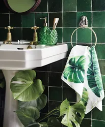 Дизайн ванной черно зеленый белый