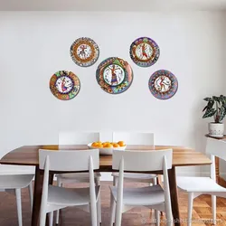 Декоративные тарелки на стену в интерьере кухни