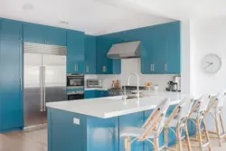 Кухня голубое дерево фото