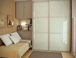 Дизайн квартир с дверьми купе