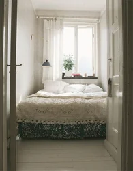 Дизайн Спальни С Одним Окном Напротив Двери Фото