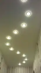 Как разместить светильники на натяжном потолке фото в спальне