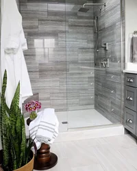 Дизайн ванной комнаты с душевой в серых тонах