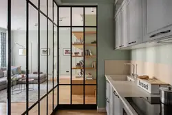 Кухня за стеклянной перегородкой фото