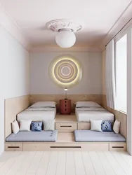 Дизайн маленькой спальни на 2 кровати