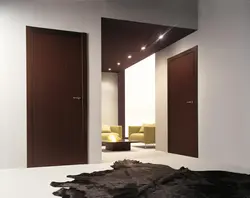 Темная дверь в спальне фото