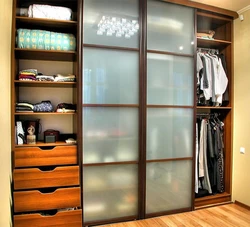 Built-in wardrobe design