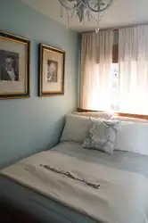 Два окна в спальне на разных стенах фото в хрущевке