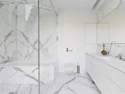 Дизайн ванны из белого керамогранита