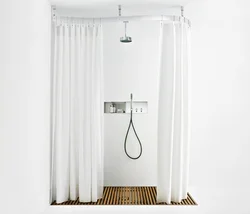 Bathtub design with shower tray and curtain