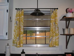 Фото как повесить шторы на кухне фото