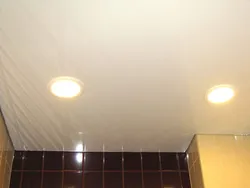 Лампочки В Натяжном Потолке В Ванной Фото