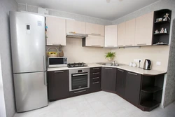 Современные кухни фото угловые маленькие с холодильником