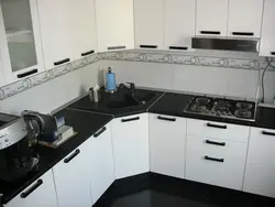 Белая Кухня С Черными Ручками И Черной Столешницей Фото