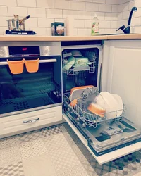 Как разместить посудомоечную машину на маленькой кухне фото