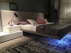 Парящая кровать в интерьере спальни