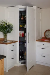 Интерьер кухни угловой шкаф