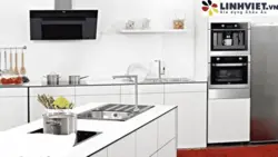 Белая бытовая техника в интерьере кухни