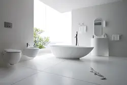 Белая сантехника в ванной комнате фото