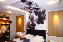 Фото дизайна стен и потолков в спальне