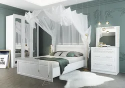 Фото гарнитуров белых спален
