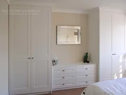Комоды шкафы в интерьере спальни фото