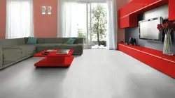 Интерьер гостиной с красными полами