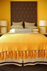 Интерьер в спальню коричневый желтый