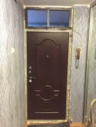 Установка входных металлических дверей в квартире фото
