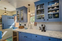 Синяя кухня прованс в интерьере фото