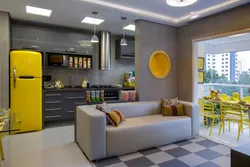 Желтый диван в интерьере на кухне