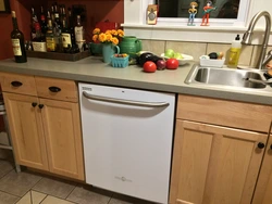 Встраиваемая посудомойка в кухне фото