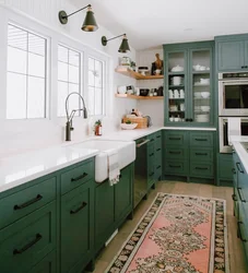 Дизайн кухни с зелеными шкафами