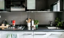 Фартук для серой кухни из плитки дизайн фото