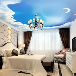 Спальня с потолком небо фото