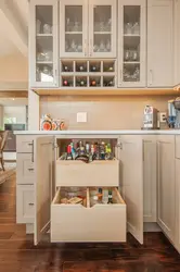 Полки и шкафы на кухне дизайн