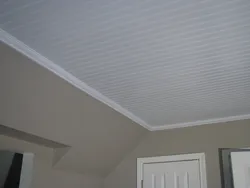 Потолок в квартире из панелей фото