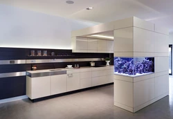 Дизайн интерьера кухни с аквариумом