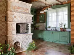 Дизайн маленькой кухни с печью