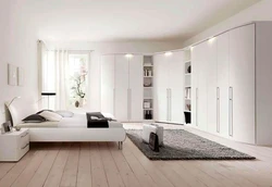 Дизайн спальни современный светлый шкаф