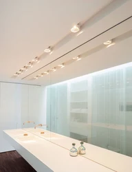 Освещение в ванной комнате с натяжным потолком фото в интерьере