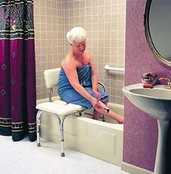 Низкие ванны для пожилых людей фото
