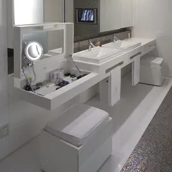 Дизайн ванной комнаты с туалетным столиком