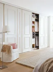 Белый шкаф в спальне в интерьере фото