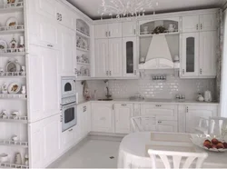 White classic kitchen design photo