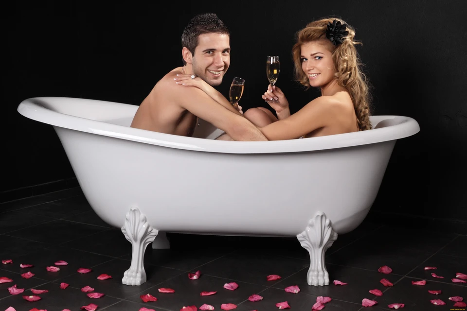Двое в ванной романтическое