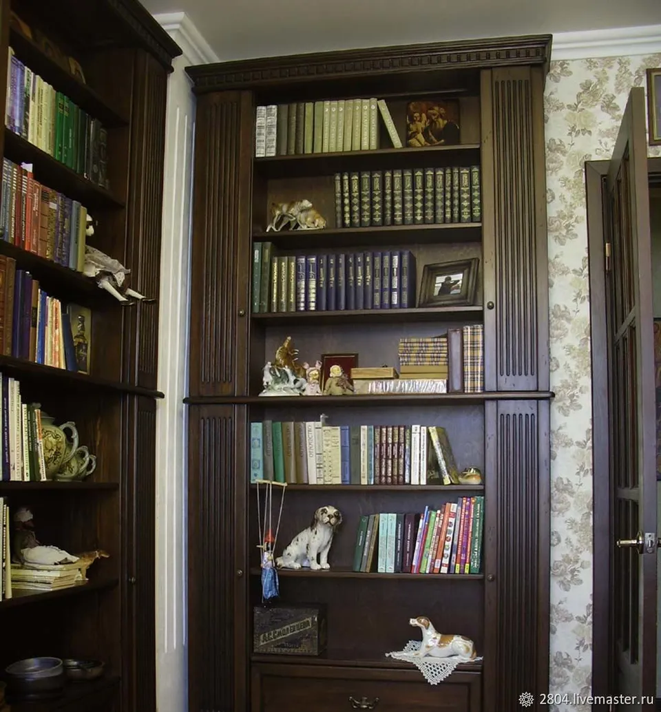 Шкаф для библиотеки в стиле шале