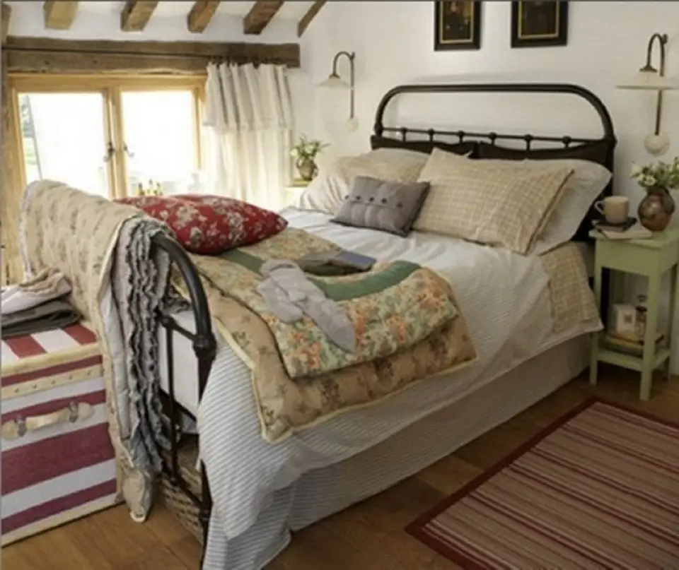 Дизайн спальни в стиле кантри